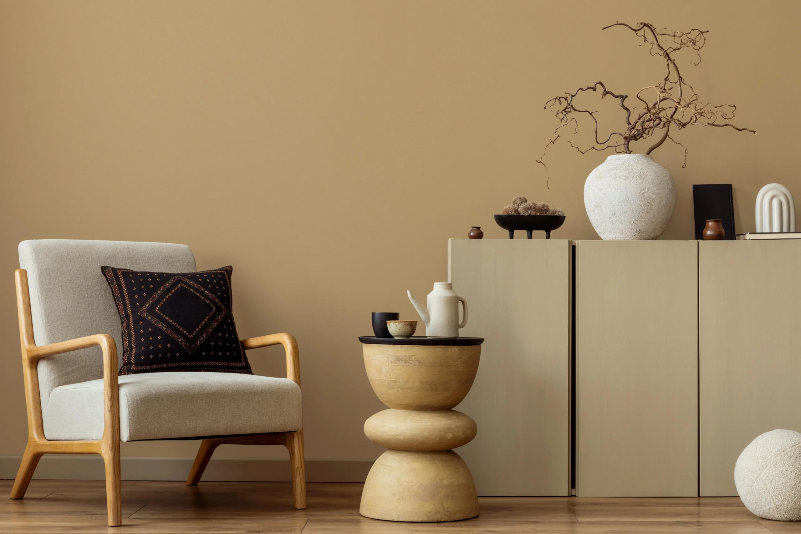 Beige Embossed Wallpaper – Natural Elegance (24204-4)